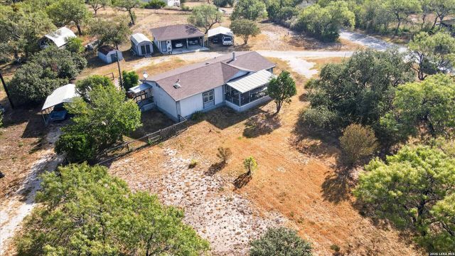 433 County Road 4511, Hondo, TX 78861