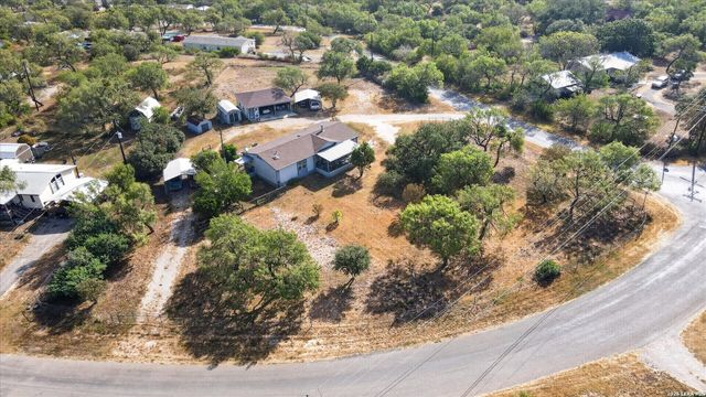 433 County Road 4511, Hondo, TX 78861