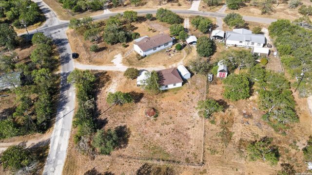 433 County Road 4511, Hondo, TX 78861