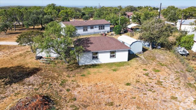 433 County Road 4511, Hondo, TX 78861