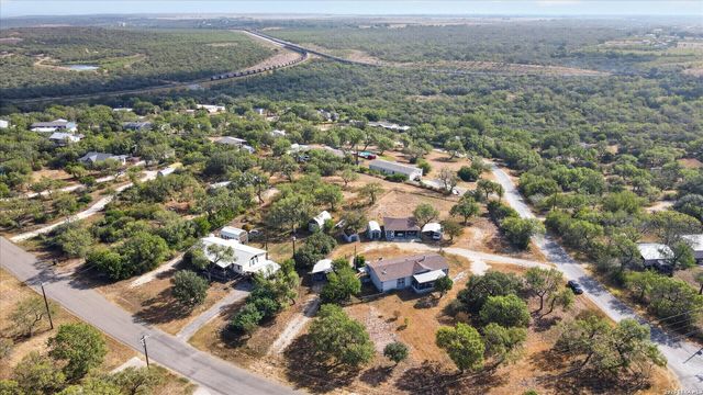433 County Road 4511, Hondo, TX 78861