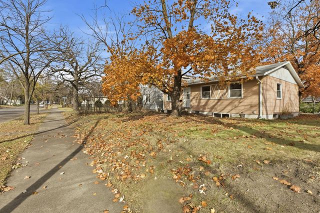 526 4th Avenue NE, Saint Cloud, MN 56304