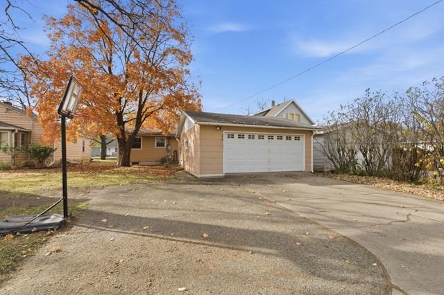 526 4th Avenue NE, Saint Cloud, MN 56304