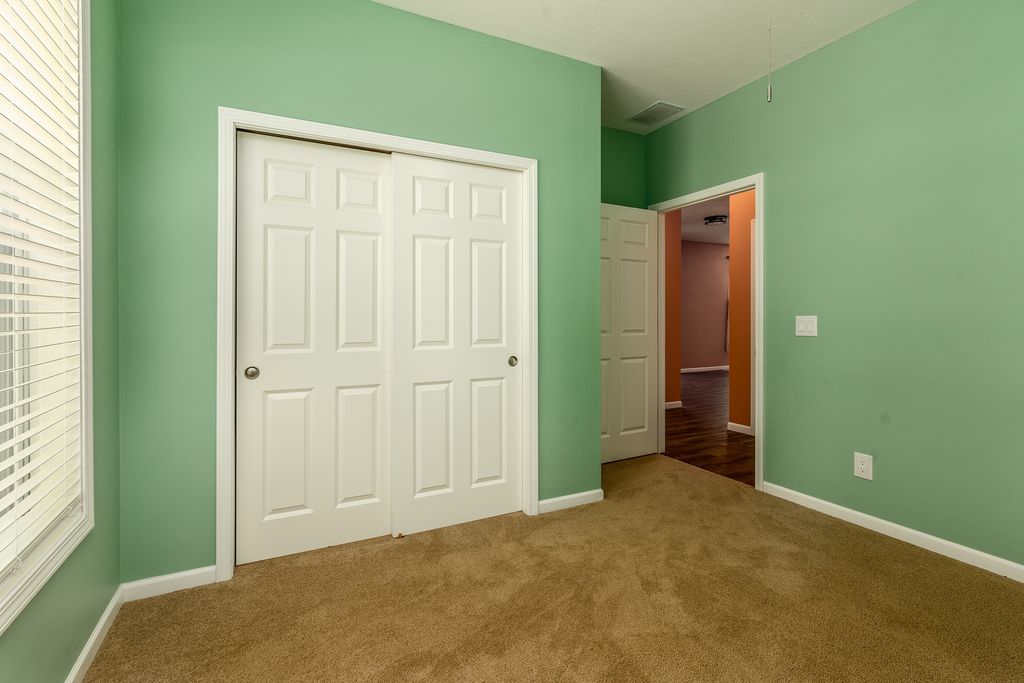 Image 23 of property listing at 18562 E Hill Street, Mt Vernon, IL 62864