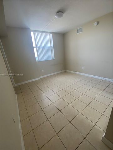 1 Glen Royal Pkwy 709, Miami, FL 33125