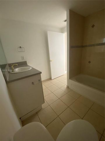 1 Glen Royal Pkwy 709, Miami, FL 33125