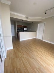 1 Glen Royal Pkwy 709, Miami, FL 33125
