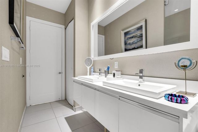 10305 NW 63rd Ter 105, Doral, FL 33178