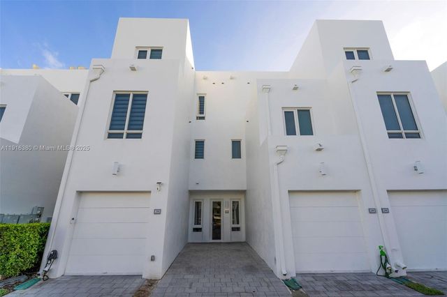 10305 NW 63rd Ter 105, Doral, FL 33178