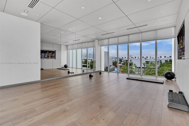 10305 NW 63rd Ter 105, Doral, FL 33178