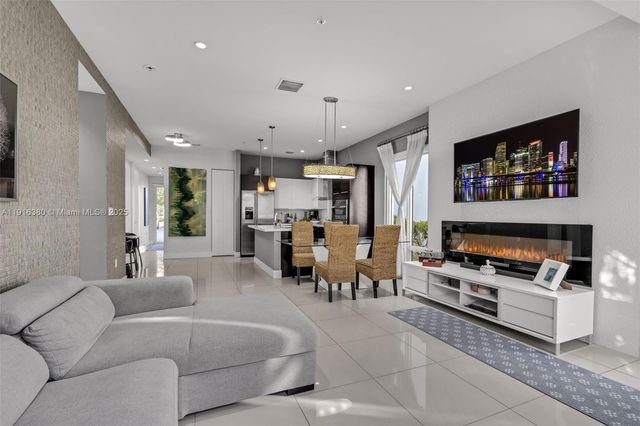 10305 NW 63rd Ter 105, Doral, FL 33178