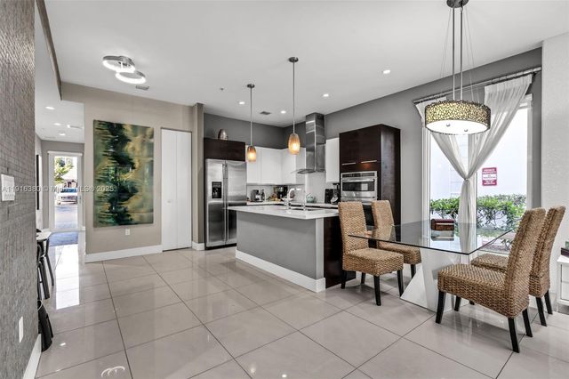 10305 NW 63rd Ter 105, Doral, FL 33178