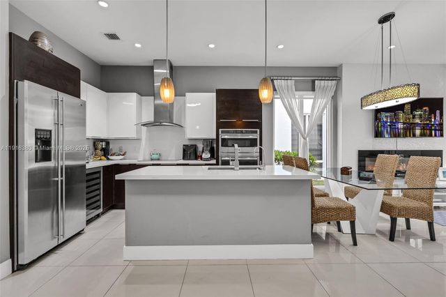 10305 NW 63rd Ter 105, Doral, FL 33178