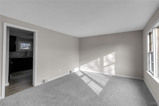 92 Sharon Parkway, Lackawanna, NY 14218