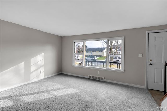 92 Sharon Parkway, Lackawanna, NY 14218