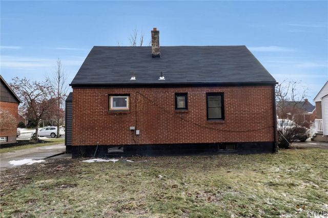 92 Sharon Parkway, Lackawanna, NY 14218