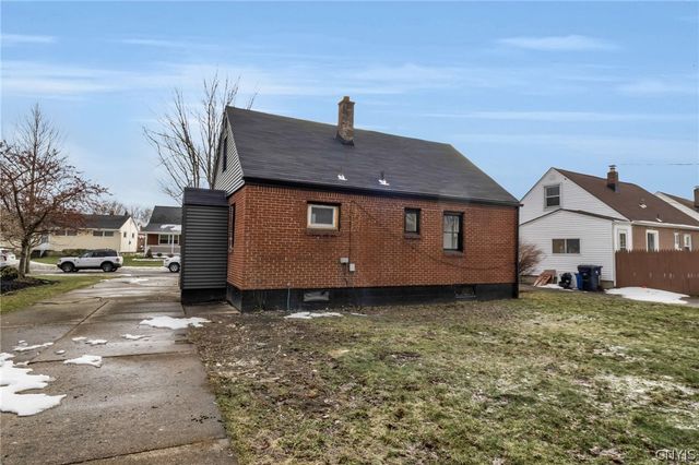 92 Sharon Parkway, Lackawanna, NY 14218