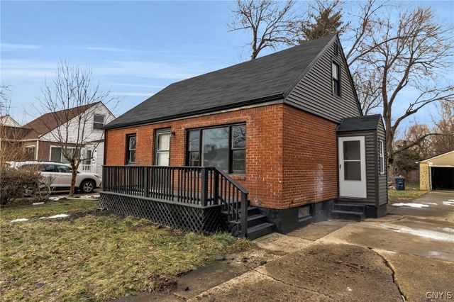 92 Sharon Parkway, Lackawanna, NY 14218