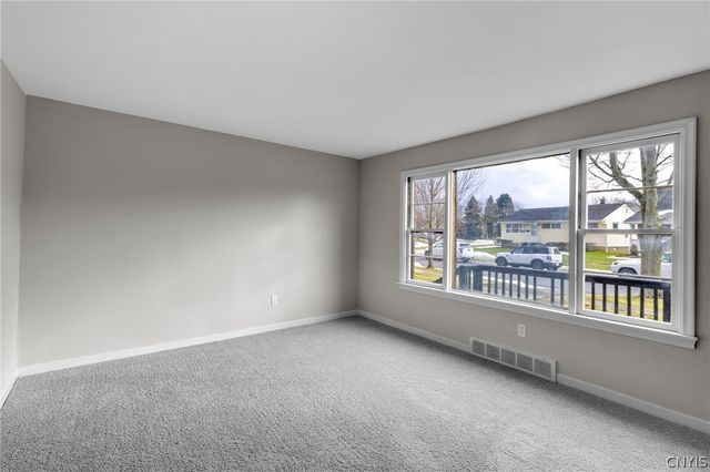 92 Sharon Parkway, Lackawanna, NY 14218