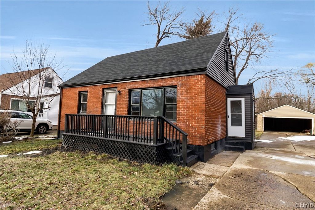 92 Sharon Parkway, Lackawanna, NY 14218