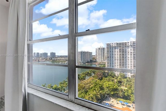 2851 NE 183rd St 1512E, Aventura, FL 33160