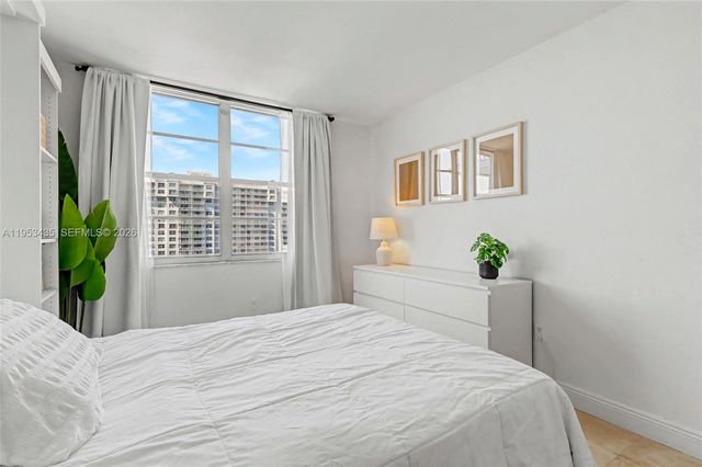 2851 NE 183rd St 1512E, Aventura, FL 33160