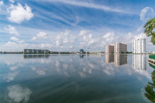 2851 NE 183rd St 1512E, Aventura, FL 33160