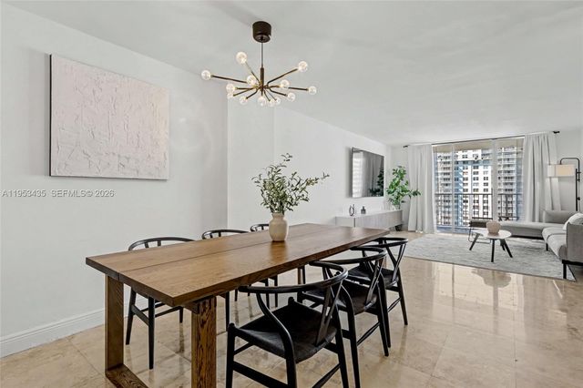 2851 NE 183rd St 1512E, Aventura, FL 33160