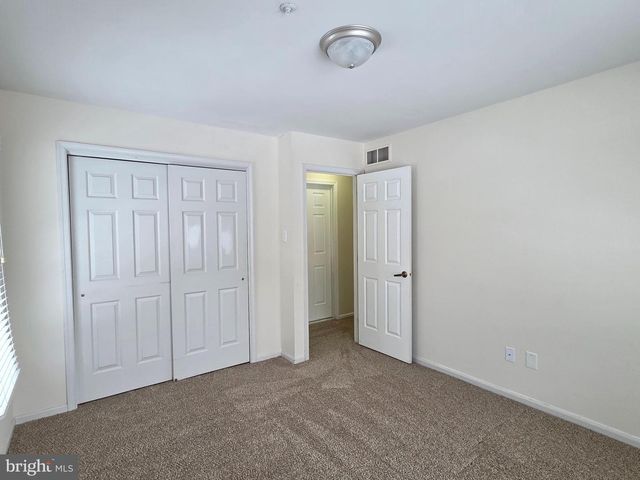 555 W SAXONY DR, Exton, PA 19341