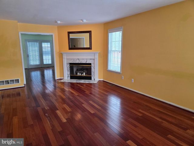 555 W SAXONY DR, Exton, PA 19341