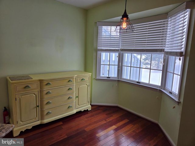 555 W SAXONY DR, Exton, PA 19341