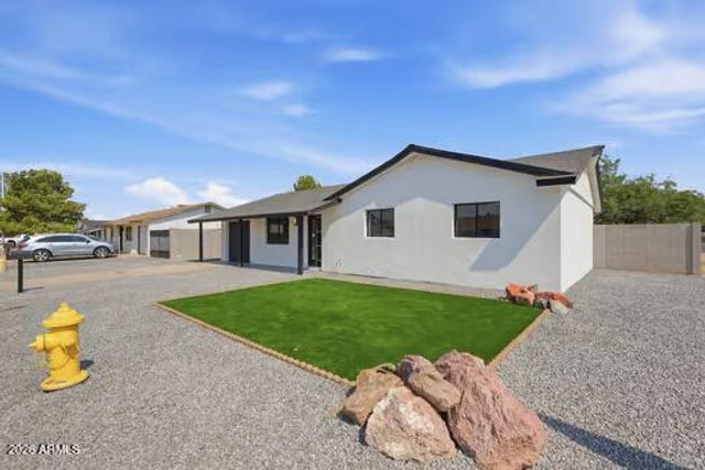 5724 W Lupine Avenue, Glendale, AZ 85304