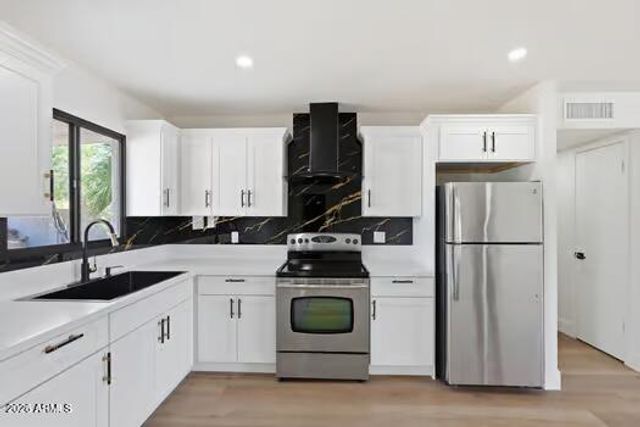 5724 W Lupine Avenue, Glendale, AZ 85304