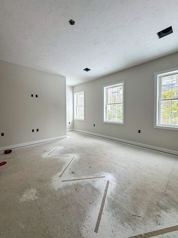 15 Pine St, Westminster, MA 01473