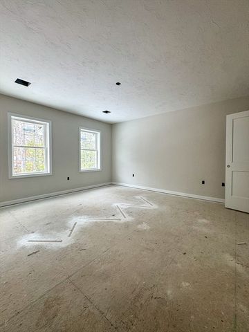 15 Pine St, Westminster, MA 01473