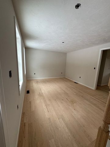 15 Pine St, Westminster, MA 01473