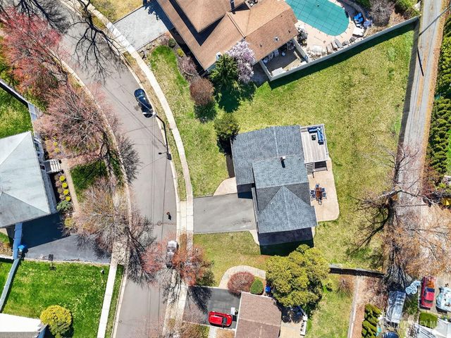 8 Starodub Drive, Milltown, NJ 08850