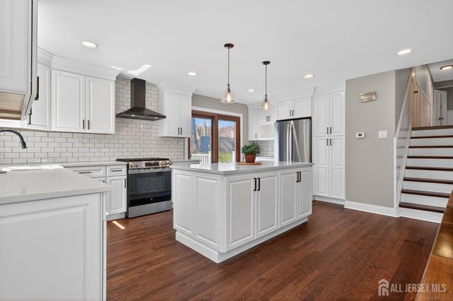 8 Starodub Drive, Milltown, NJ 08850