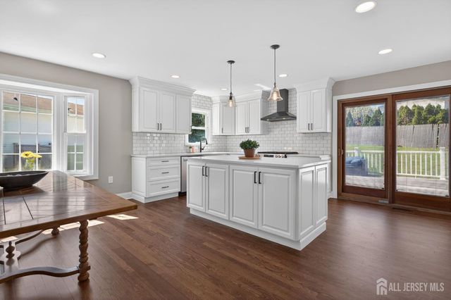 8 Starodub Drive, Milltown, NJ 08850