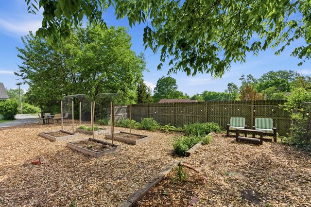 1724 Hanover Rd, Nashville, TN 37216