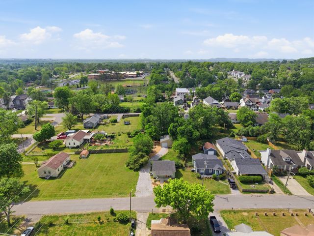 1724 Hanover Rd, Nashville, TN 37216