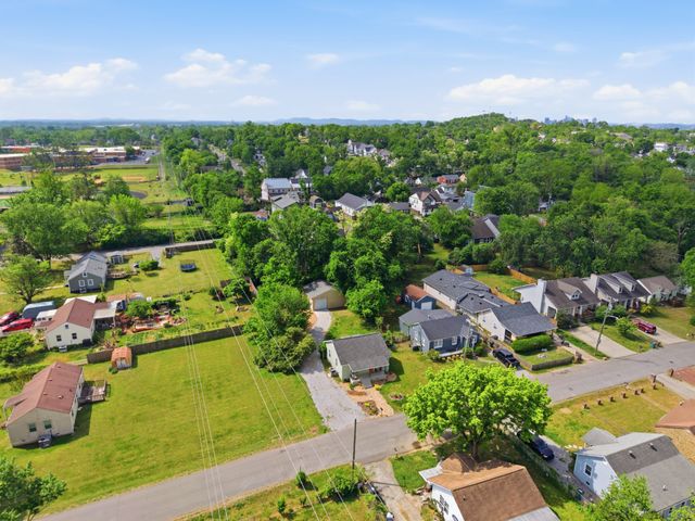 1724 Hanover Rd, Nashville, TN 37216