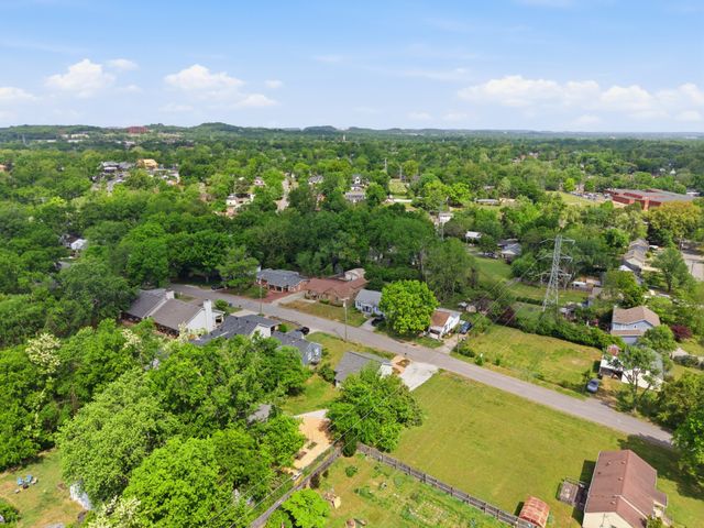 1724 Hanover Rd, Nashville, TN 37216