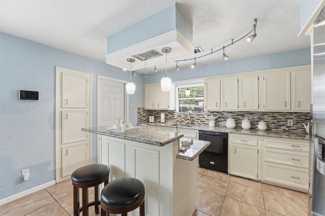 19719 Sweet Forest Lane, Humble, TX 77346