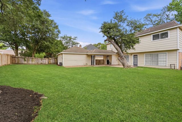 19719 Sweet Forest Lane, Humble, TX 77346