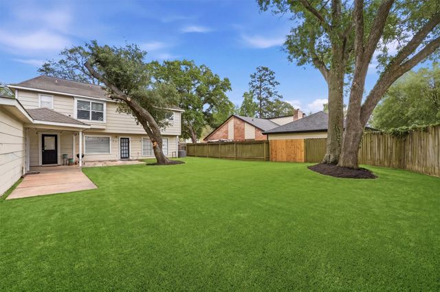 19719 Sweet Forest Lane, Humble, TX 77346