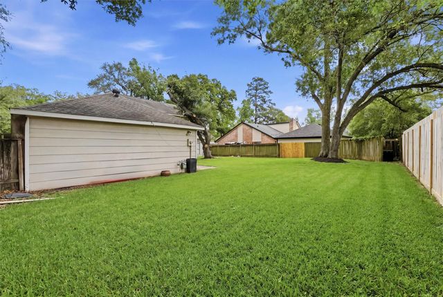 19719 Sweet Forest Lane, Humble, TX 77346
