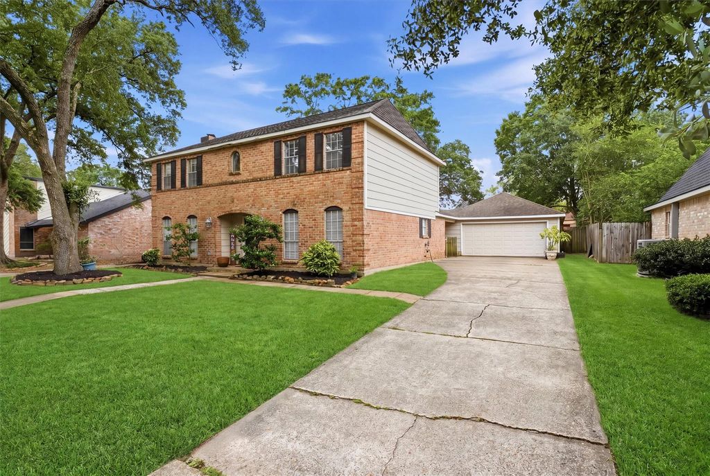 19719 Sweet Forest Lane, Humble, TX 77346