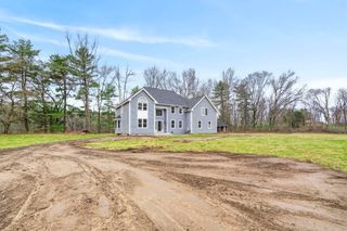 12 LeClair Drive, Hudson, NH 03051