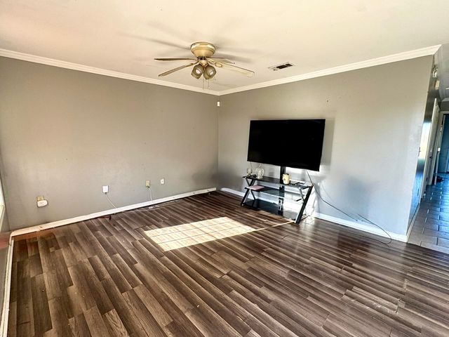 1115 Acadian Dr, Houma, LA 70363